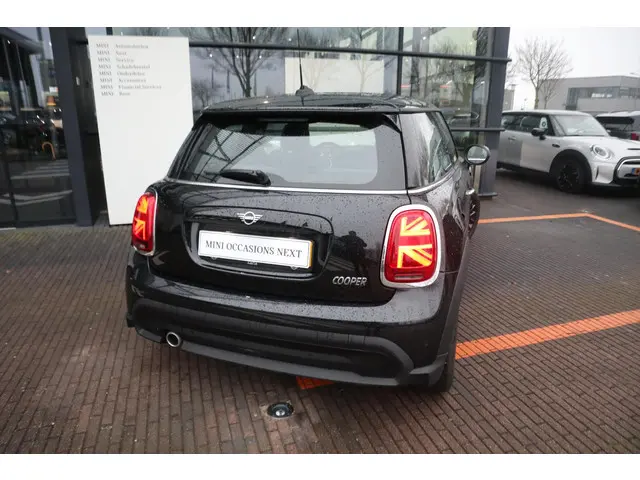 MINI 3-Deurs Cooper 2024 Benzine 6