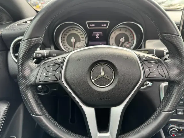 Mercedes-Benz CLA 200 Prestige PANO AUT!! 2013 Benzine 17