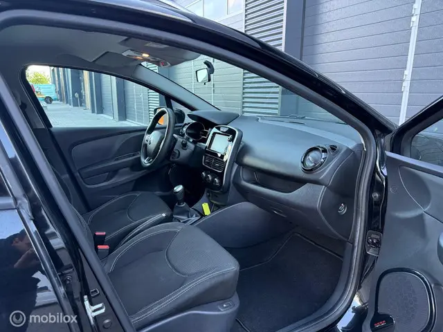 Renault Clio Estate 0.9 TCe Limited 2019 Benzine 20