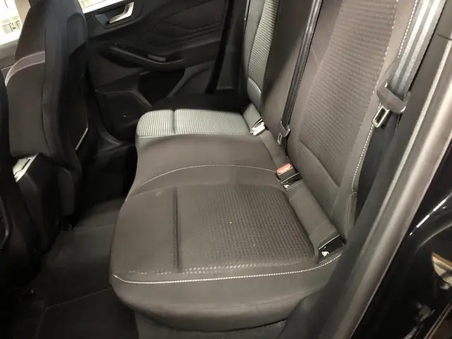 Ford Focus 1.0 EcoBoost Connected 2022 Benzine 12