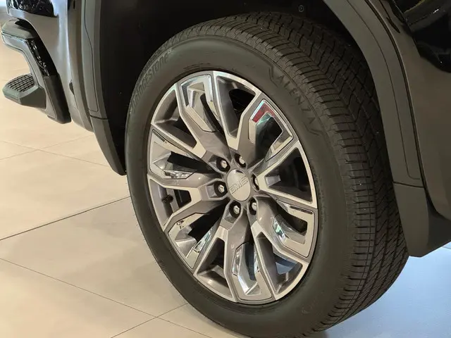 GMC Sierra 6.2 V8 DENALI 2024 Benzine 12