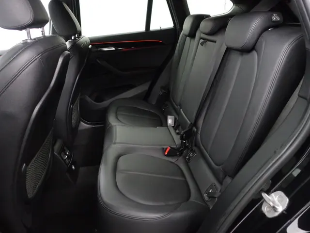 BMW X1 sDrive18i M Sport Aut- 2017 Benzine 21