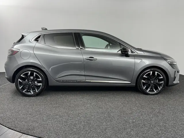 Renault Clio 1.0 TCe 90 GPF techno 2024 Benzine 20