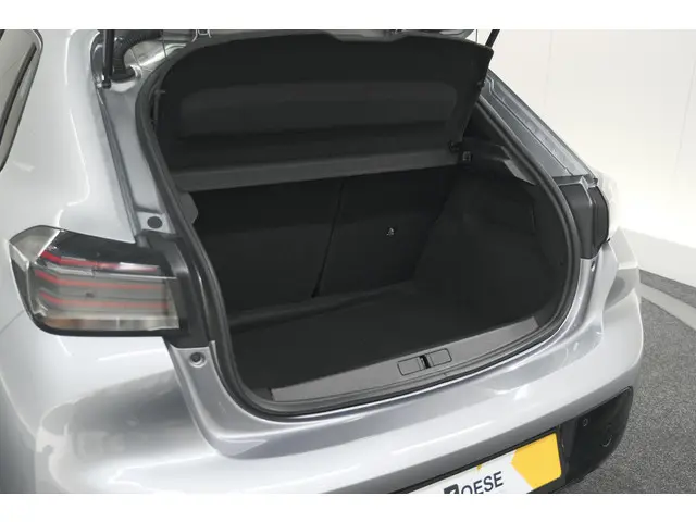 Peugeot 208 PureTech 100 Allure Pack 2023 Benzine 60