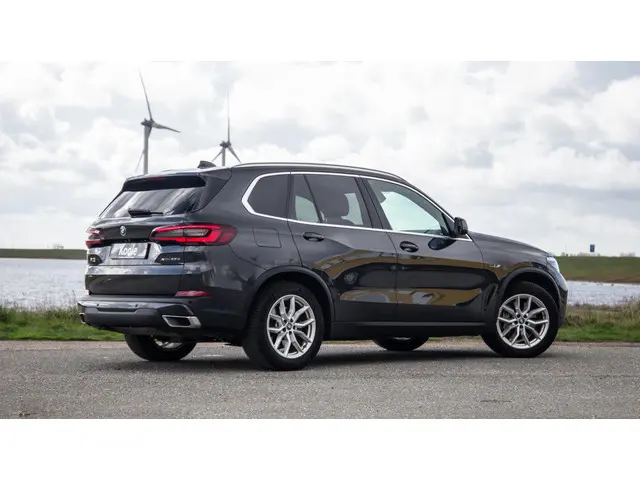 BMW X5 xDrive45e 2021 Hybride Benzine 53