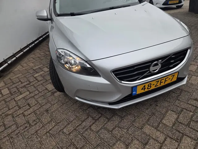 Volvo V40 1.6 T3 Kinetic 2012 Benzine 23
