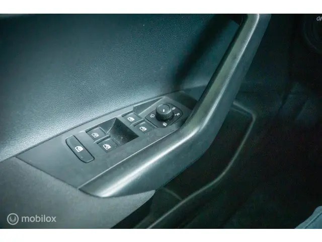 Volkswagen Polo 1.0 TSI Life Business 2022 Benzine 37