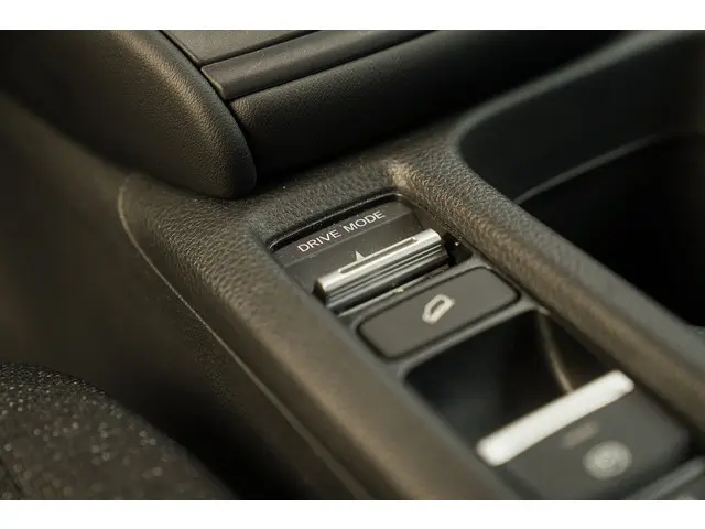 Honda HR-V 1.5i e:HEV ELEGANCE 2022 Hybride Benzine 21