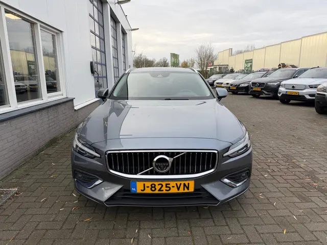 Volvo V60 3