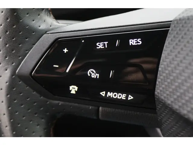 CUPRA Born Adrenaline One 62 kWh 2022 Elektrisch 33