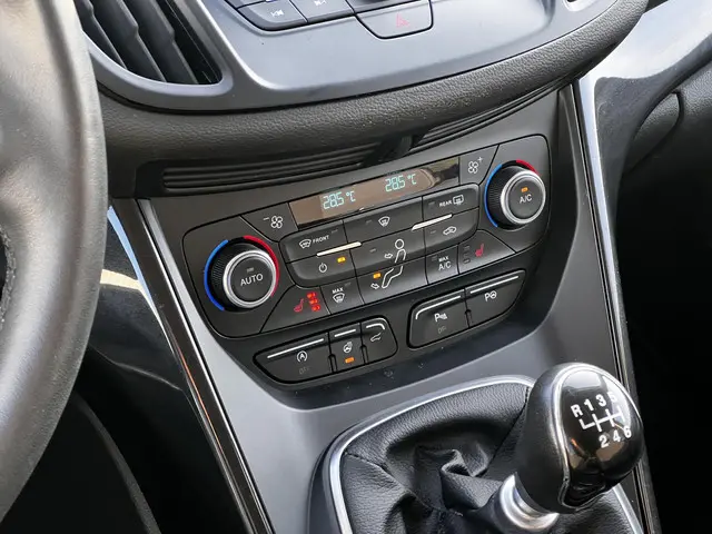 Ford Kuga 1.5 EcoBoost Titanium 2019 Benzine 24