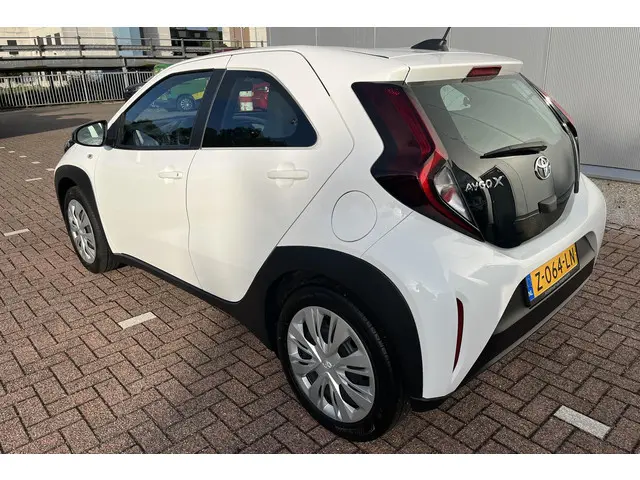 Toyota Aygo X 1.0 VVT-i MT Play 2024 Benzine 4