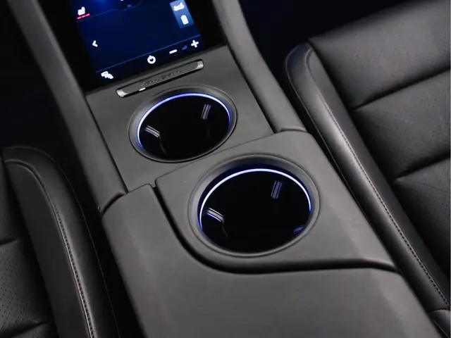 Porsche Taycan Performance 84kwh 2021 Elektrisch 18