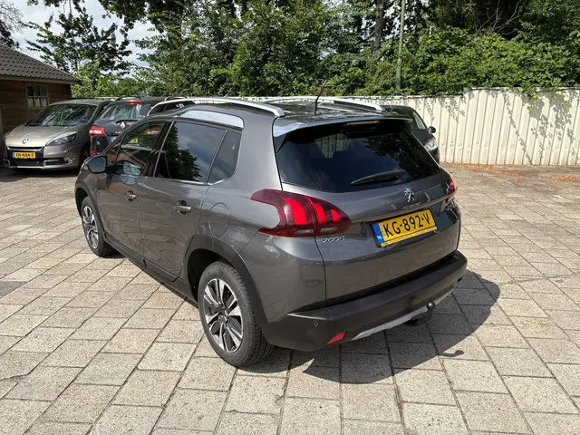 Peugeot 2008 1.2 PureTech Allure 2016 Benzine 2