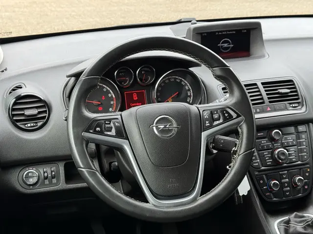 Opel Meriva 1.4 Turbo Berlin 2015 Benzine 13