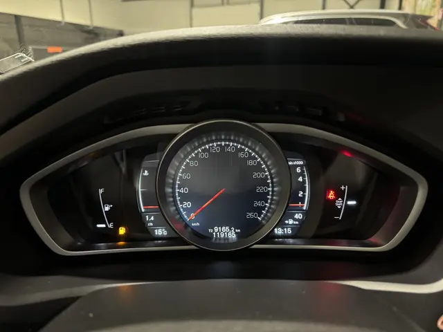 Volvo V40 2.0 T3 Nordic+ 2017 Benzine 6