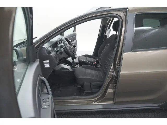 Dacia Duster TCe 130 Tech Road 2019 Benzine 27