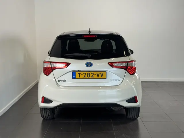 Toyota Yaris 1.5 Hybrid Bi-Tone 2018 Hybride Benzine 6