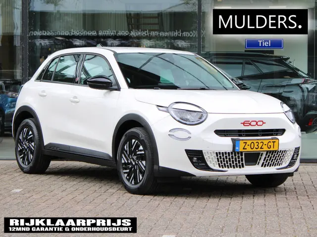 Fiat 600e RED 54 kWh 2024 Elektrisch