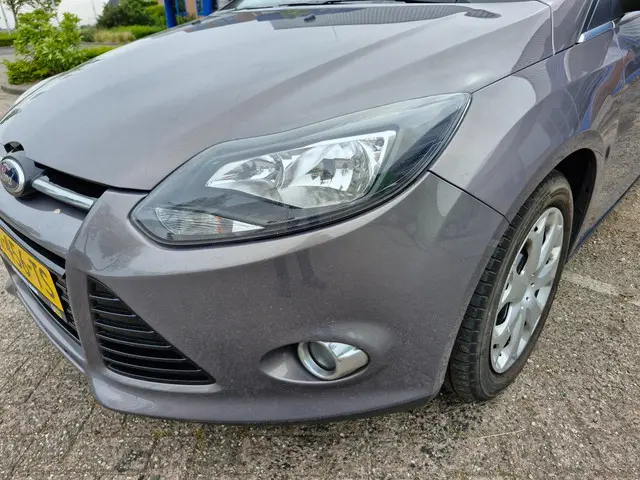 Ford Focus Wagon 1.0 EcoBoost Titanium 2014 Benzine 18