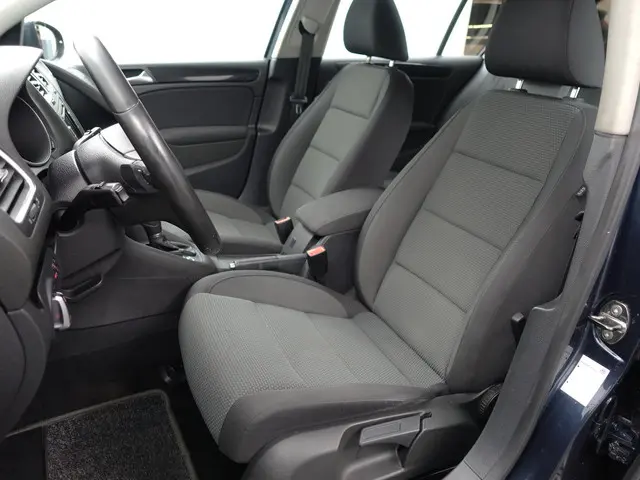 Volkswagen Golf 1.4 TSI Highline Automaat- 2012 Benzine 19