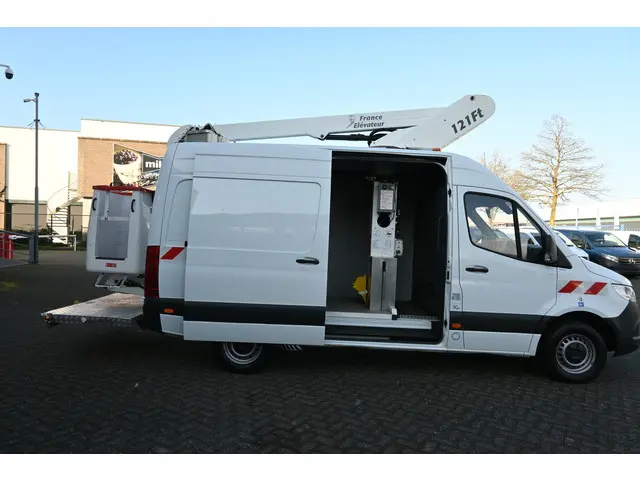 Mercedes-Benz Sprinter 3