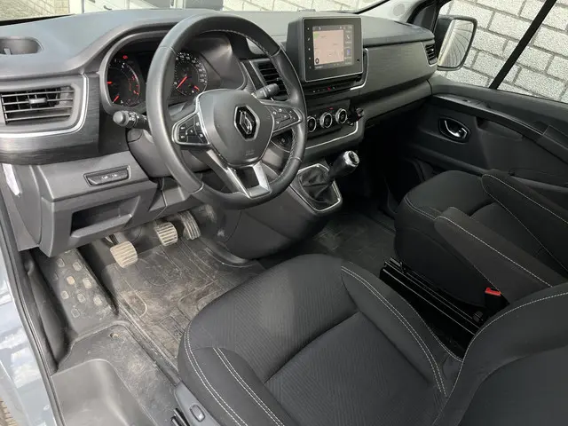 Renault Trafic 2.0 dCi 150 T29 L2H1 DC Luxe 2023 Diesel 26