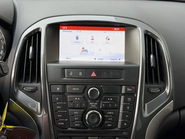 Opel Astra 1.6 Turbo Cosmo 2014 Benzine 34