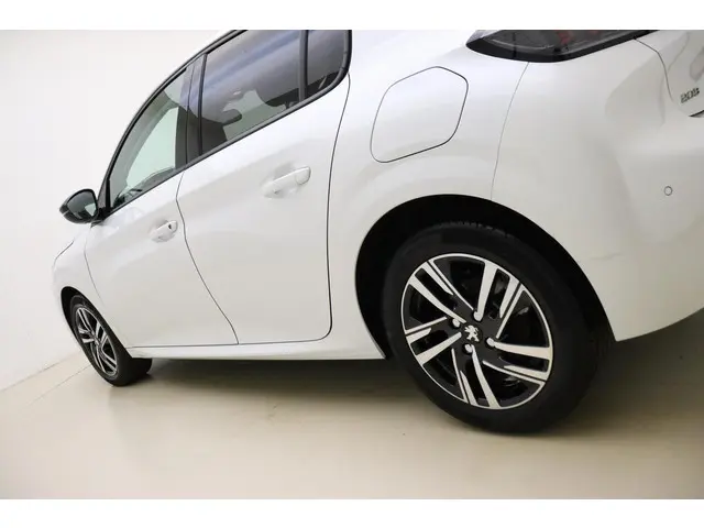 Peugeot 208 1.2T Allure Pack 2021 Benzine 16