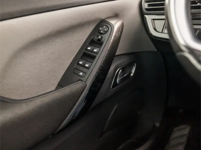 Citroën C4 Picasso 1.2 PureTech Sport 2017 Benzine 24