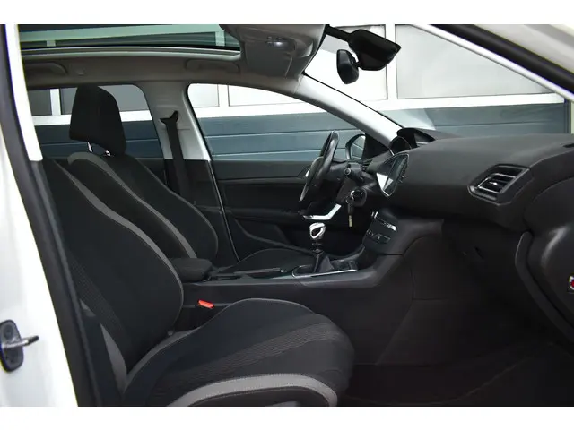 Peugeot 308 SW 1.2 PureTech Style 2015 Benzine 14