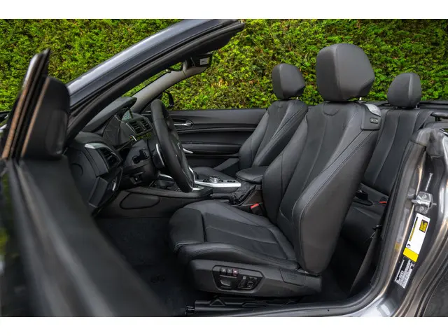 BMW 2 Serie Cabrio M235i 2015 Benzine 6