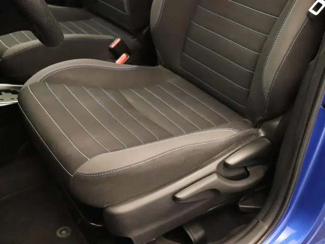 Toyota Yaris 1.5 Hybrid Bi-Tone 2018 Hybride Benzine 37