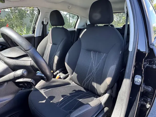 Peugeot 208 1.2 PureTech Signature / AIRCO 2019 Benzine 10