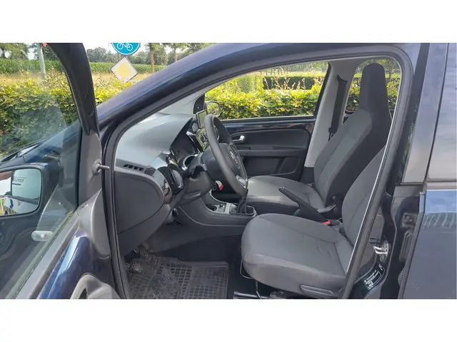 Volkswagen up! 1.0 take up! BlueMotion 2015 Benzine 11