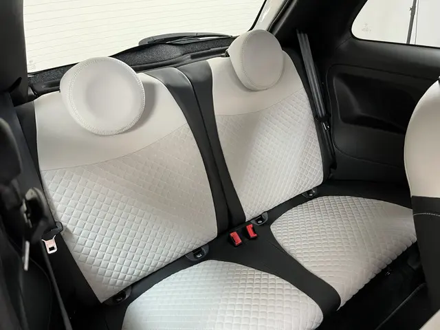 Fiat 500 1.0 Hybrid Dolcevita 70 PK 2021 Hybride Benzine 10