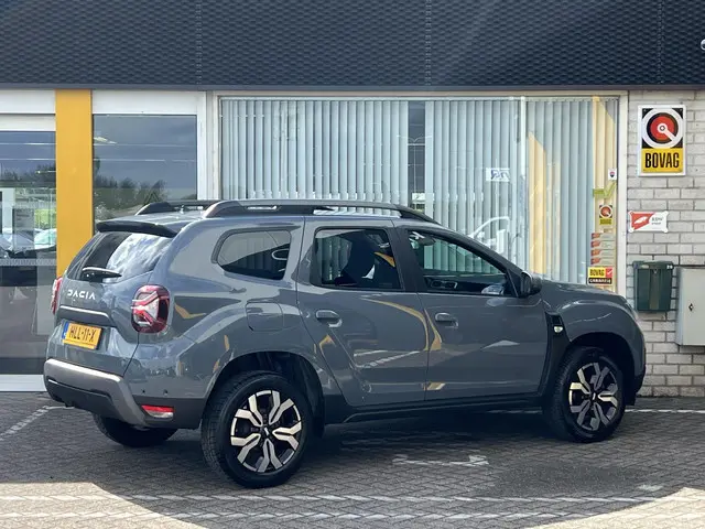 Dacia Duster 1.3 TCe 150 Journey 2023 Benzine 24