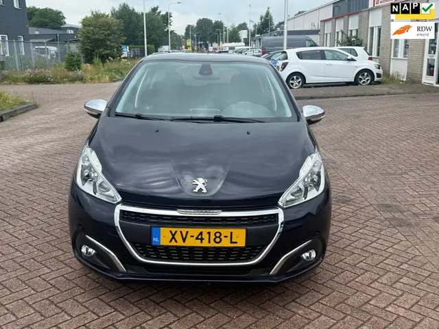 Peugeot 208 1.2 PureTech Signature 2019 Benzine