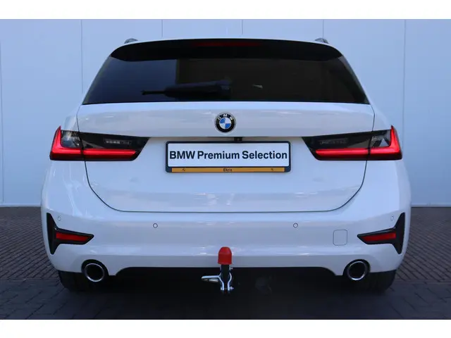 BMW 3 Serie Touring 320i Executive Edition 2020 Benzine 7