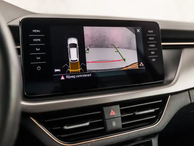Škoda Kamiq 1.0 TSI Luxury Sport 2021 Benzine 17