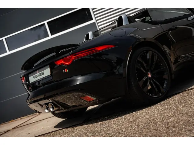 Jaguar F-Type 3.0 V6 S Convertible 2013 Benzine 31