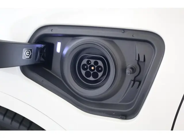 BMW X2 xDrive25e 2021 Hybride Benzine 27