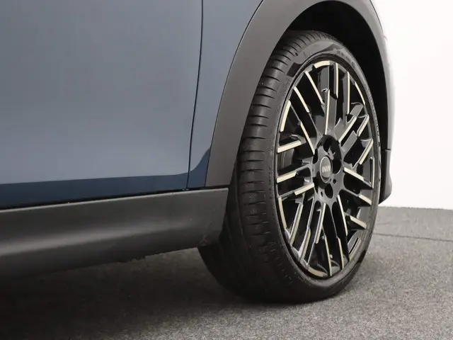 MINI 5-Deurs Cooper C 2024 Benzine 11