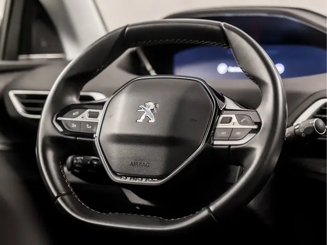 Peugeot 3008 1.2 PureTech Premium Sport 2020 Benzine 20