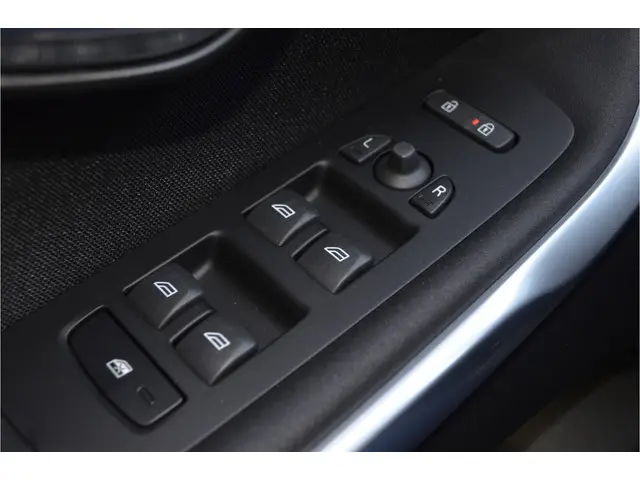 Volvo V40 1.6 T2 Momentum 2014 Benzine 18