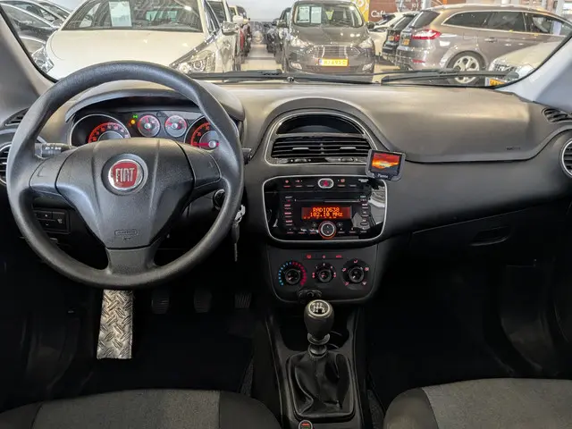 Fiat Punto Evo 1.2 Street 2015 Benzine 8