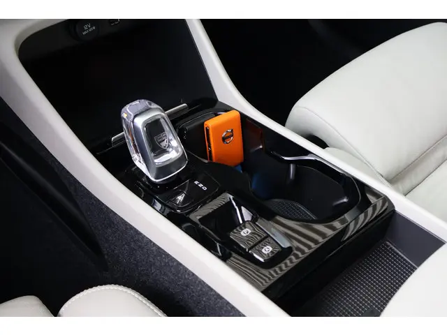 Volvo XC40 T4 Recharge Inscription 2022 Hybride Benzine 31