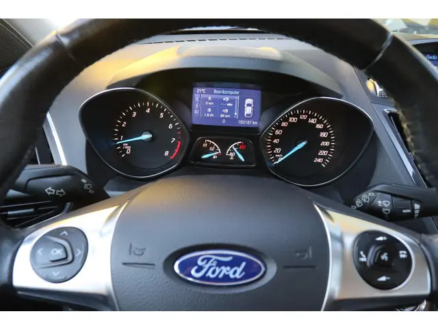 Ford Kuga 1.5 150PK TITANIUM 2015 Benzine 16