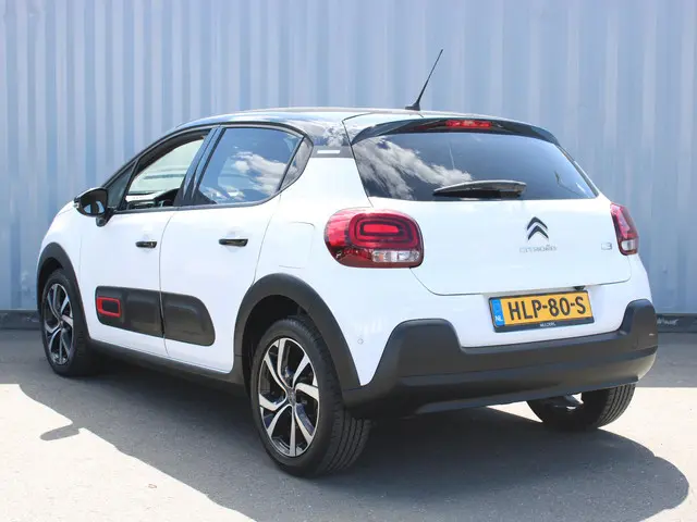 Citroën C3 1.2 PT AUTOMAAT 110 SHINE 2021 Benzine 3