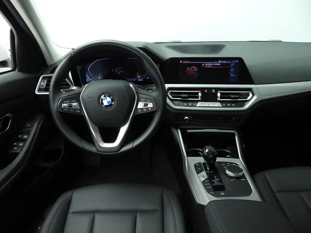BMW 3 Serie Sedan 320d 2020 Diesel 10